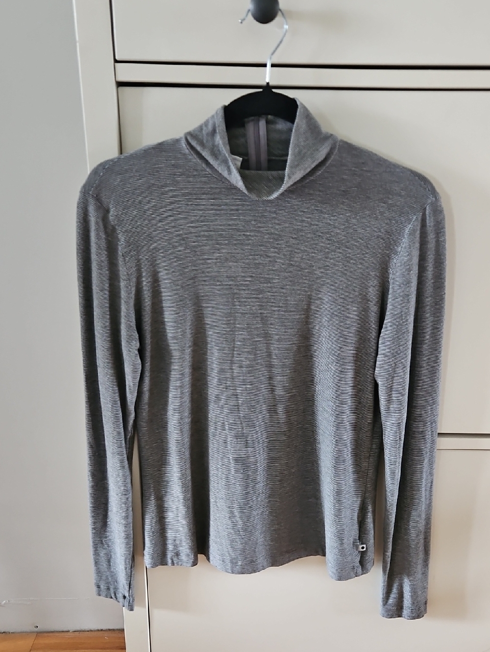 Akris Punto Women's Grey Mockneck Long-Sleeve Top Size 10